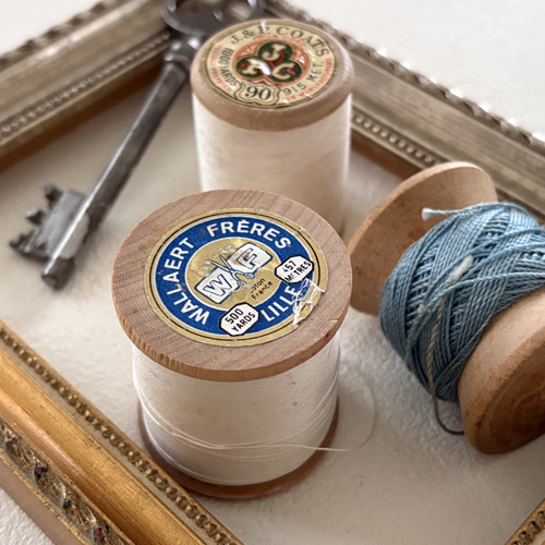 フランスアンティーク WF（ワレール・フレール）社 木製 糸巻き