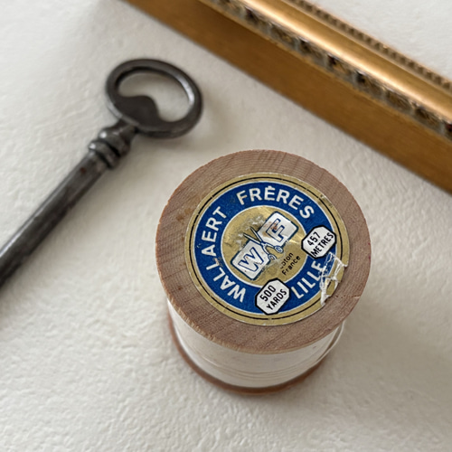 フランスアンティーク WF（ワレール・フレール）社 木製 糸巻き