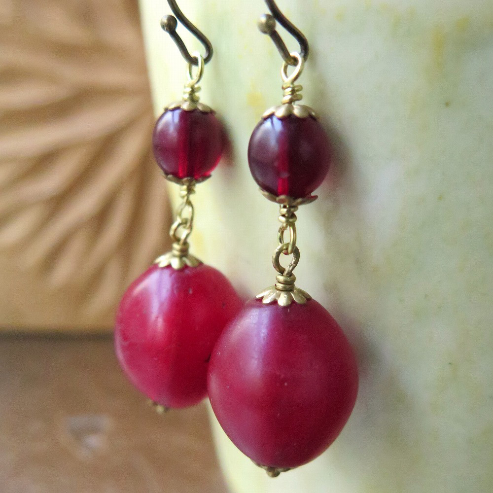 アンティーク　エチオピアンチェリー　濃赤　＋　丸玉　ピアス＆イヤリング　百世 momotose（西）