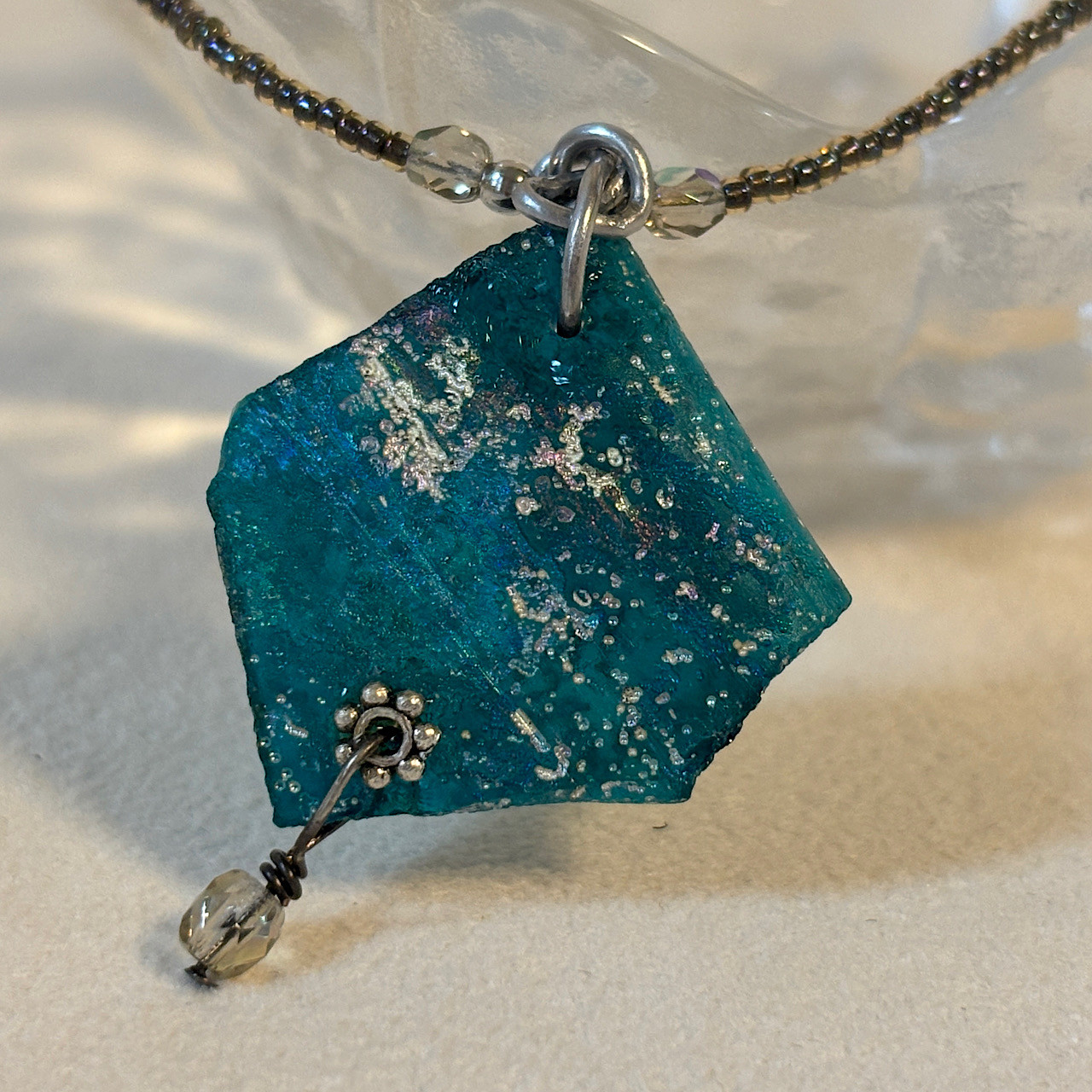 ”古代ガラスとボヘミアングラスのネックレス” 23N006