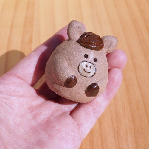 陶器]たまご型馬さんの置物[午年 お正月 干支 ] その他置物