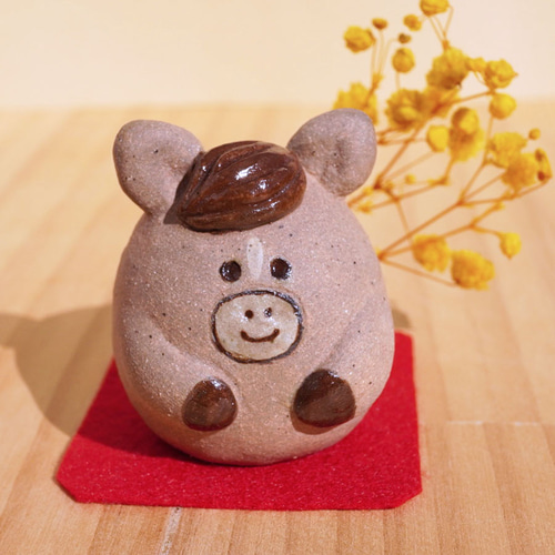 陶器]たまご型馬さんの置物[午年 お正月 干支 ] その他置物