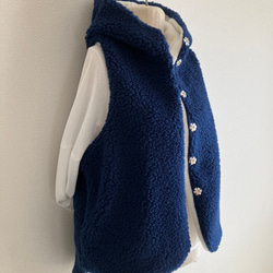 ボア×フリース　フードベスト　ブルーネイビー×オフ 2枚目の画像