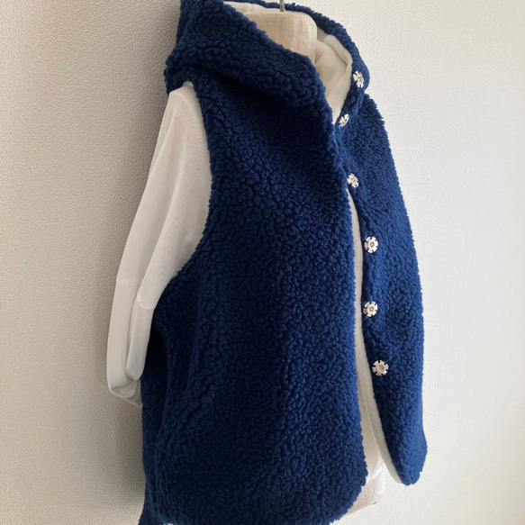 ボア×フリース　フードベスト　ブルーネイビー×オフ 2枚目の画像