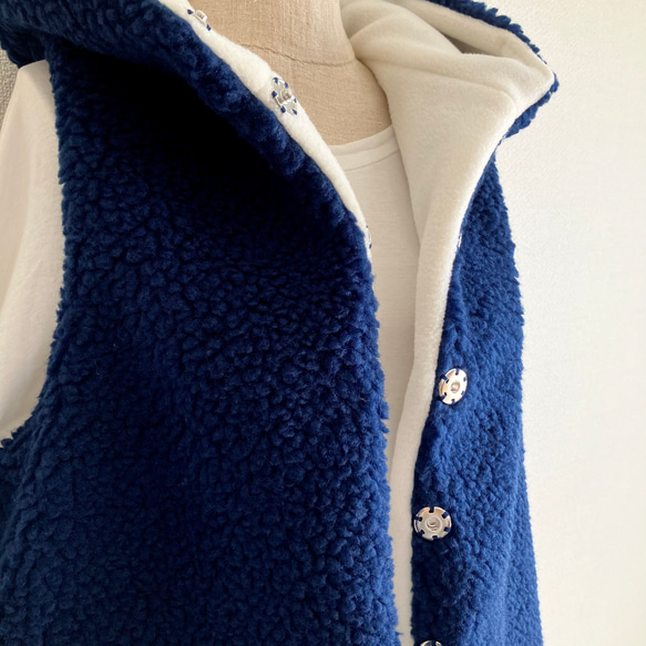 ボア×フリース　フードベスト　ブルーネイビー×オフ 5枚目の画像