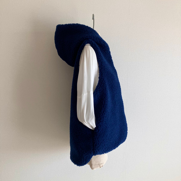 ボア×フリース　フードベスト　ブルーネイビー×オフ 4枚目の画像