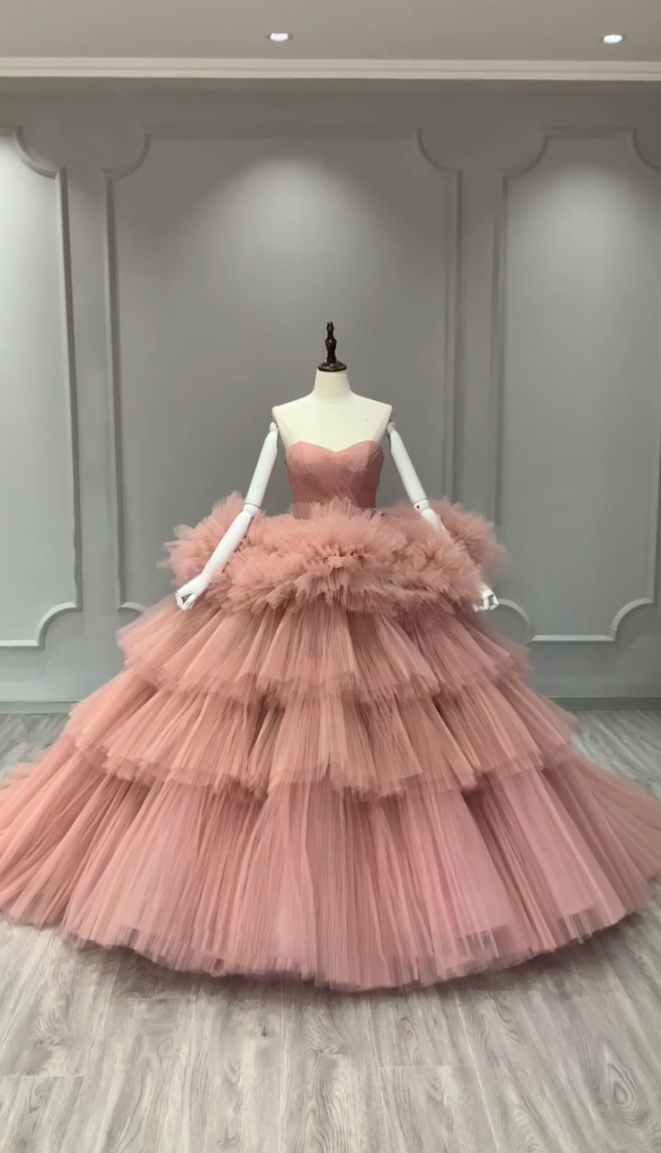 お買得　ハートネック　ピンク　お色直し　袖無し　カラードレス　エレガント　美しい　ギャザースカート　華やかなトレーン挙式