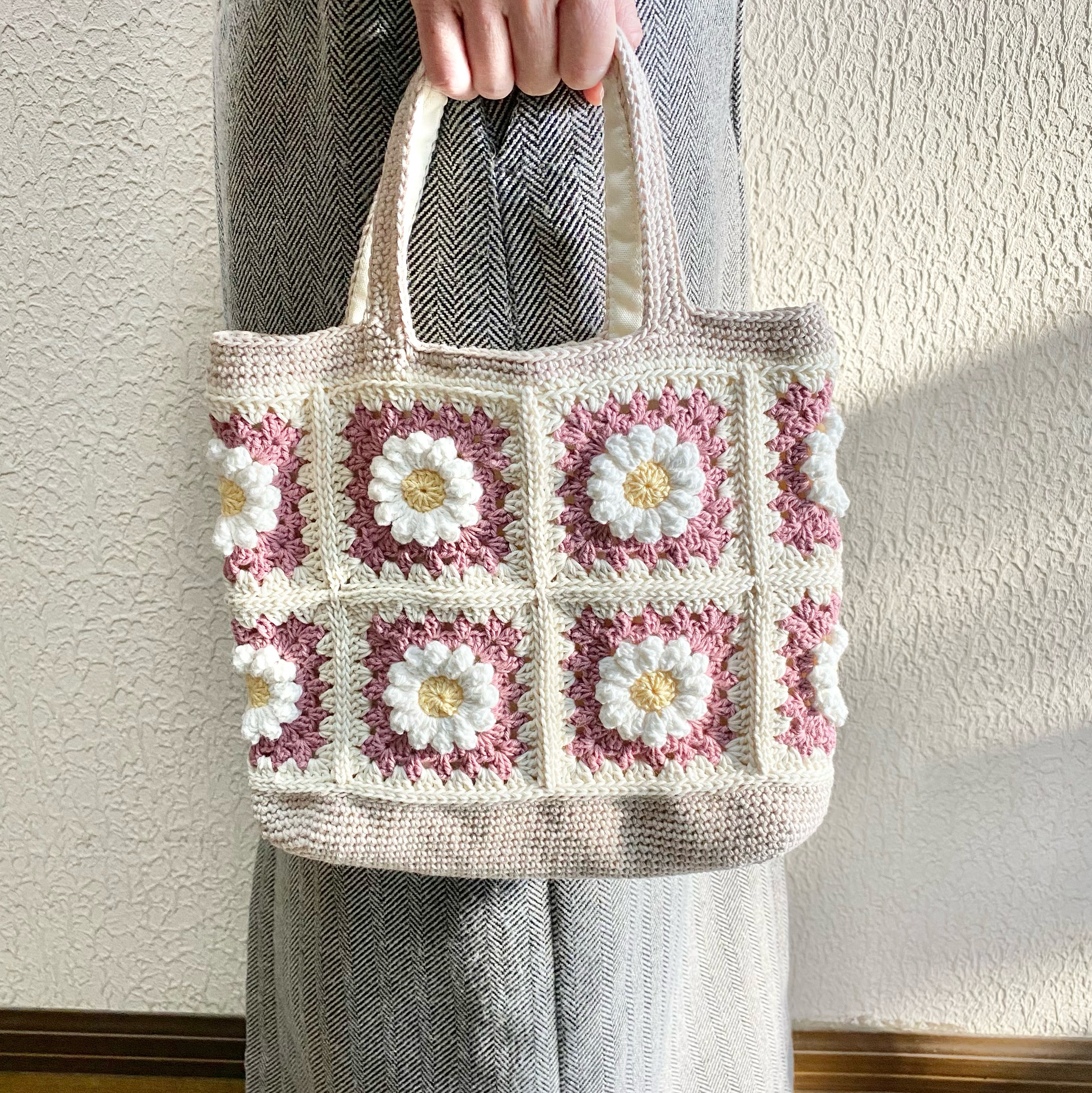 お花モチーフのトートバッグ｜綿100% ｜内布付き｜編み物｜普段使い・お出かけ