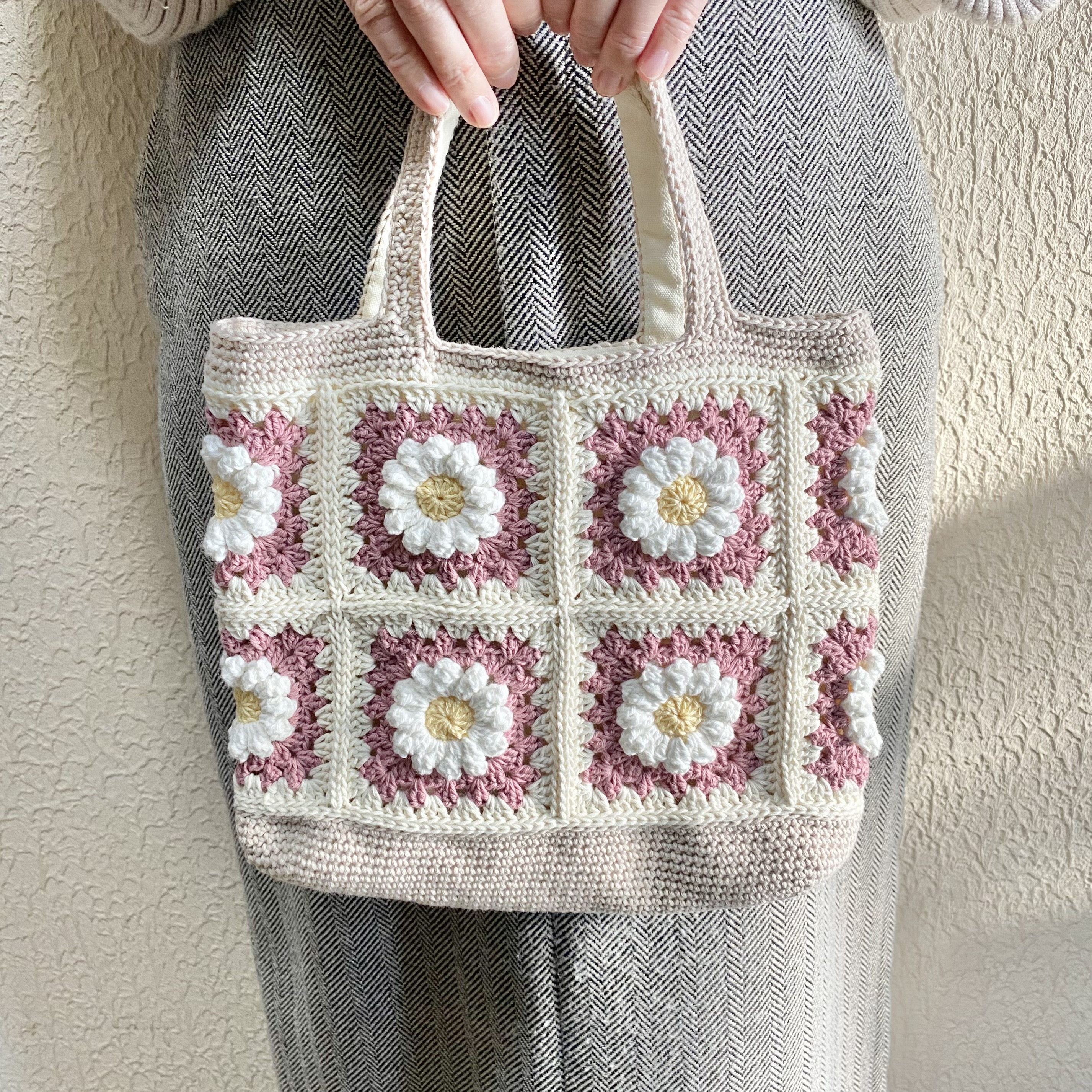 お花モチーフのトートバッグ｜綿100% ｜内布付き｜編み物｜普段使い・お出かけ
