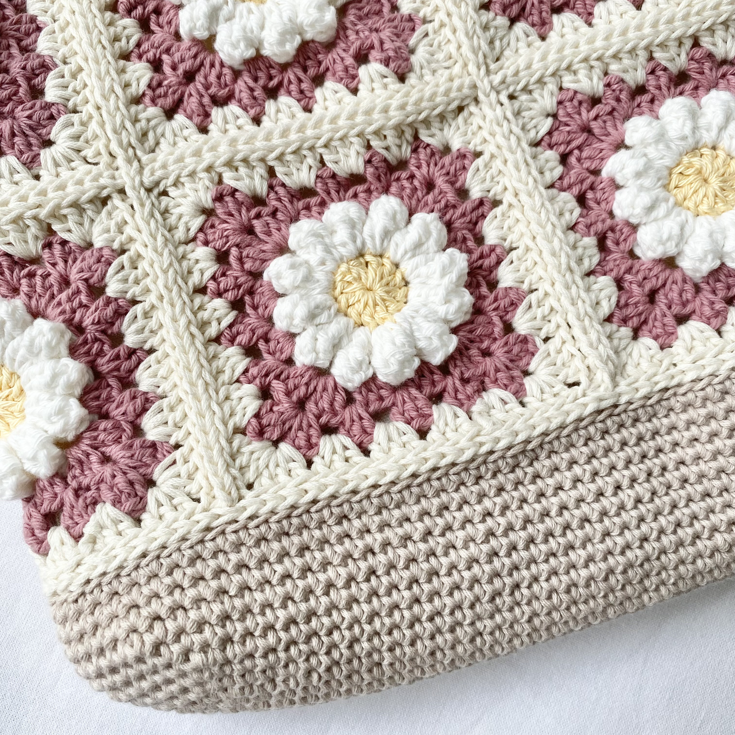 お花モチーフのトートバッグ｜綿100% ｜内布付き｜編み物｜普段使い・お出かけ