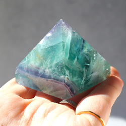 エンジェルフェザーフローライト ピラミッド型 天然石 蛍石 希少 エンジェルフェザーフローライト ピラミッド型 天然石 蛍石 希少 鉱物