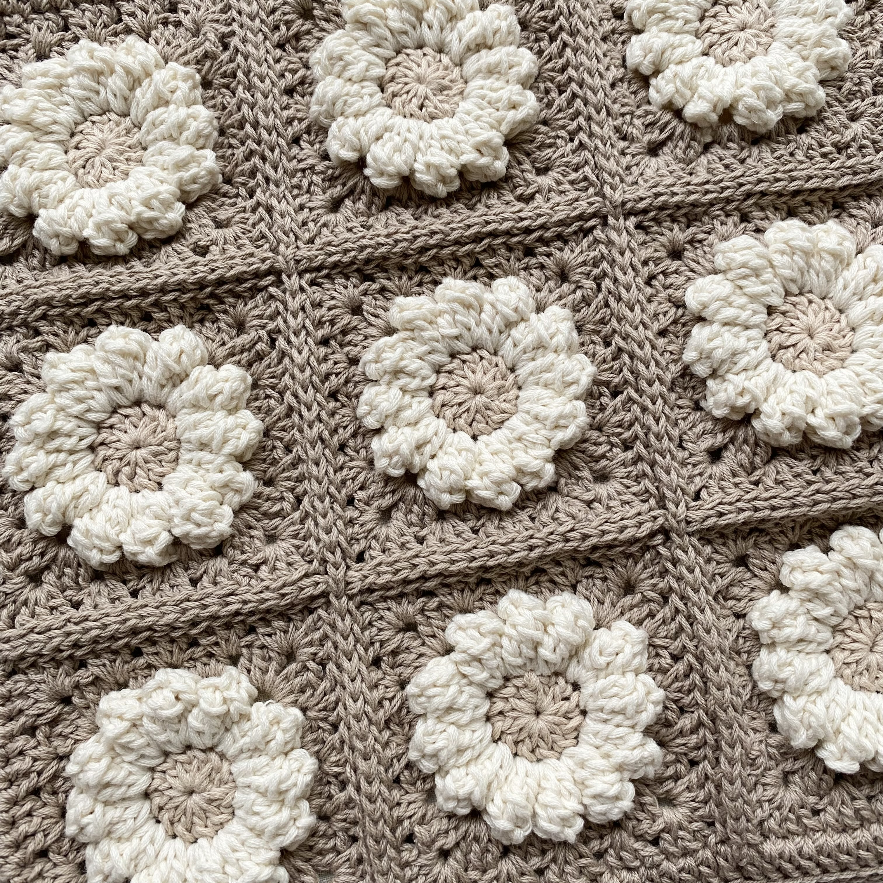 お花モチーフのトートバッグ｜綿100% ｜内布付き｜編み物｜普段使い・お出かけ