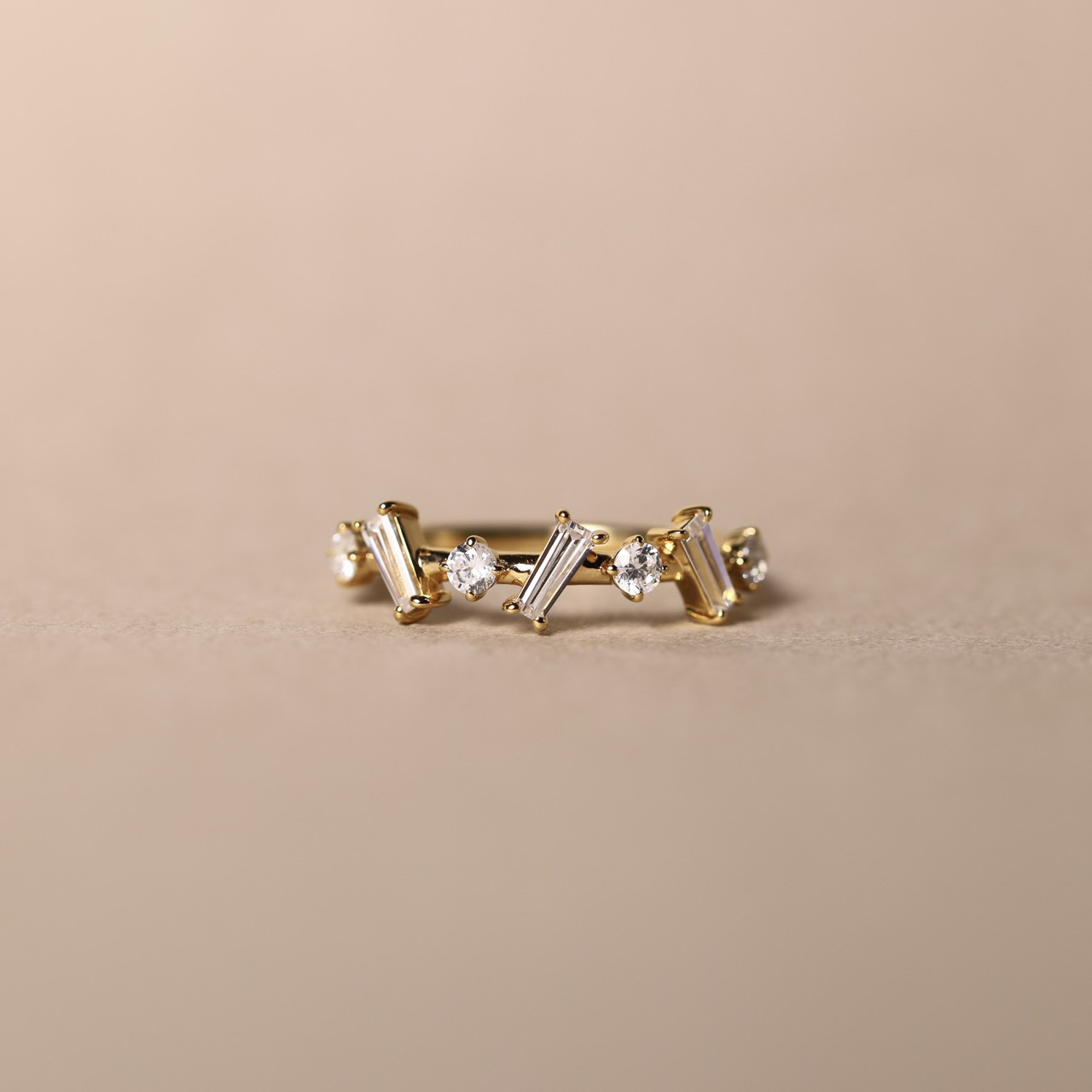 〈シルバー925〉テーパーとラウンドのステーションリング 9号 11号　ゴールド指輪〈AL11-1-1〉