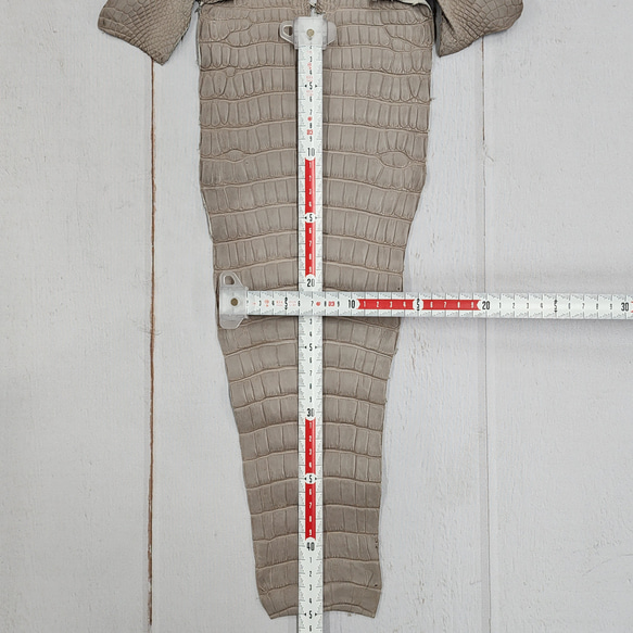 【mayumayu 様専用商品】ワニ革  半艶マット  グレージュ  No.C007002/6995 7枚目の画像