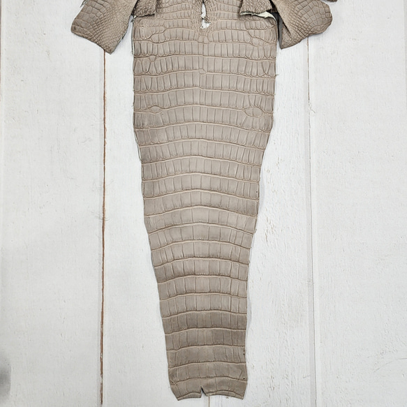 【mayumayu 様専用商品】ワニ革  半艶マット  グレージュ  No.C007002/6995 5枚目の画像