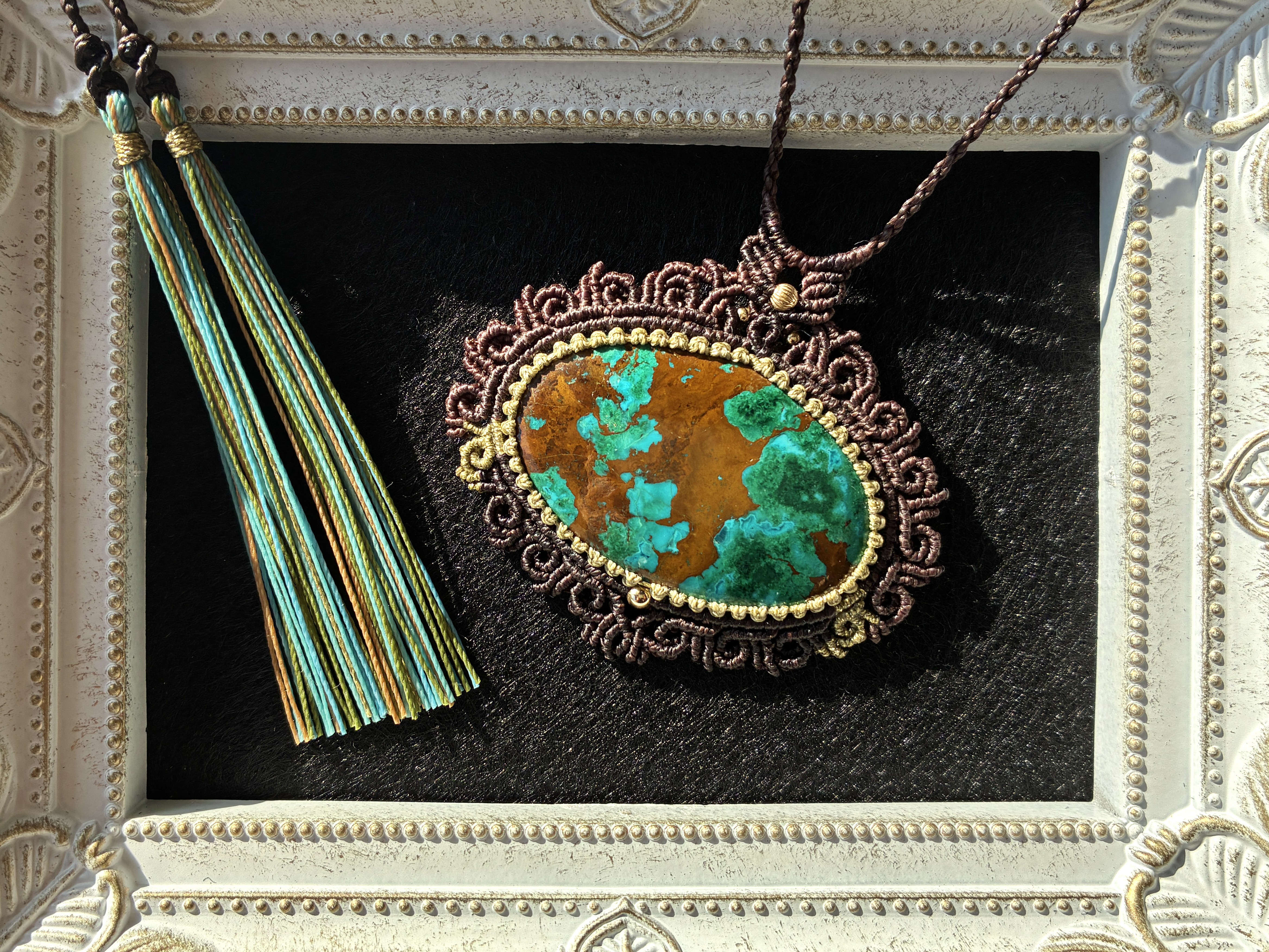 クリソコラマラカイトのマクラメネックレス