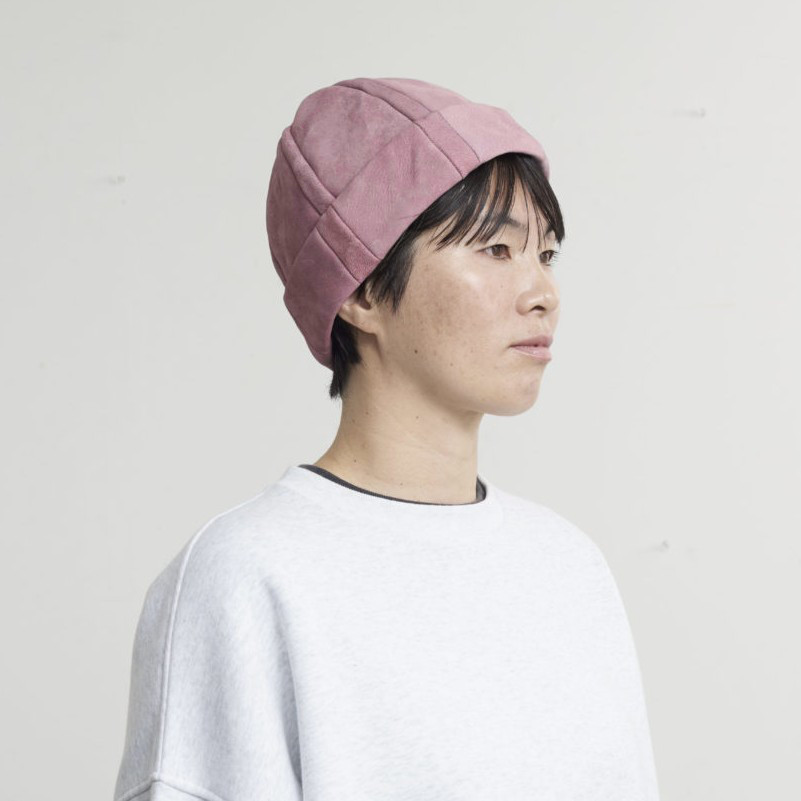 【国産ジビエ鹿革】ツムシカ・キャップ【紅杉／屋久杉に潜む、赤土の力に満ちたアッシュピンク】