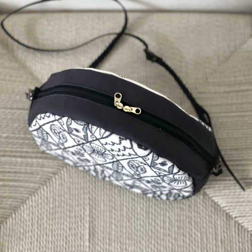 ⚮̈ミナペルホネン　symphony ecru まるまるっこポシェット ⚮̈ミナペルホネン symphony ecru まるまるっこポシェット ポシェット