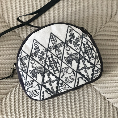 ⚮̈ミナペルホネン　symphony ecru まるまるっこポシェット ⚮̈ミナペルホネン symphony ecru まるまるっこポシェット ポシェット