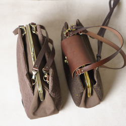 ブラウンフラワー・猫がま口 ボストンバッグ（ネコ 肉球） 19枚目の画像