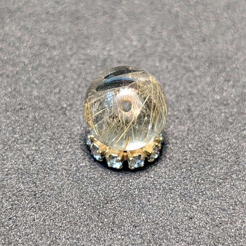 金の糸の宝庫】太陽放射ルチル 8ミリ 1粒売り 貫通穴あり ヘマタイト
