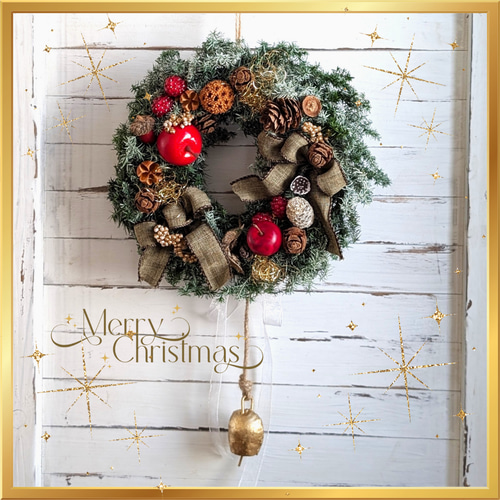 すぐに飾れる！木の実いっぱい！りんごとベルとおリボンがナチュラルな