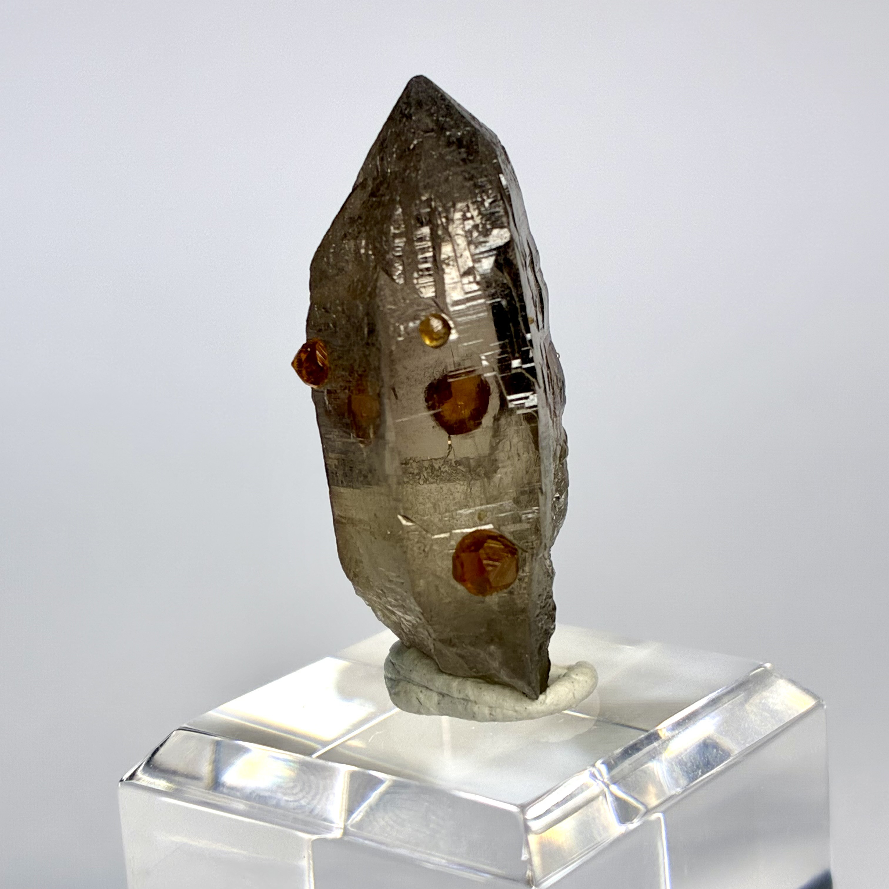 中国 福建省産 スペサルティンガーネット＆スモーキークォーツ 【一点物】 原石 鉱物 天然石 (No.1736) 8,750円