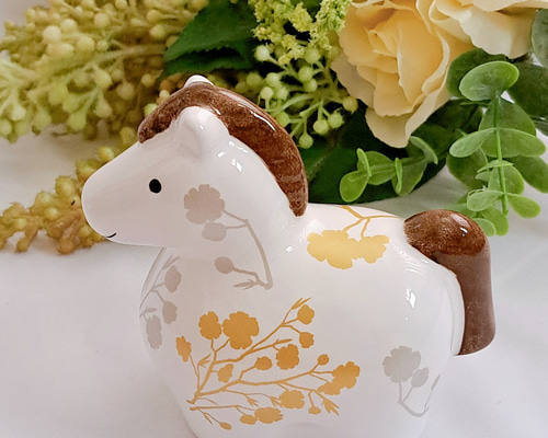 ポーセラーツ　白磁　陶器　干支　午　7個セット bf7ddbcb7c5ce3aa050a7be418965a