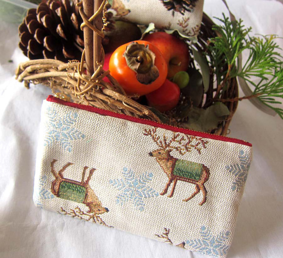 再販2025クリスマス　オランダ生地（MS）トナカイのポーチ　小銭入れ　鍵入れ　コスメ入れ 2枚目の画像
