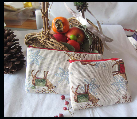 再販2025クリスマス　オランダ生地（MS）トナカイのポーチ　小銭入れ　鍵入れ　コスメ入れ 8枚目の画像