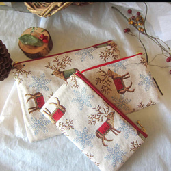 再販2025クリスマス　オランダ生地（MS）トナカイのポーチ　小銭入れ　鍵入れ　コスメ入れ 9枚目の画像