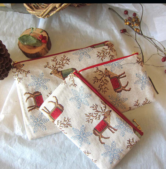 再販2025クリスマス　オランダ生地（MS）トナカイのポーチ　小銭入れ　鍵入れ　コスメ入れ 9枚目の画像