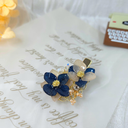 ブルーデューイプリザーブドフラワービーズヘアクリップ 2枚目の画像