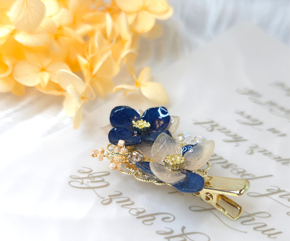 ブルーデューイプリザーブドフラワービーズヘアクリップ 3枚目の画像