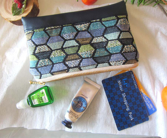 高級英国生地　ハチの巣柄　ブルー　コスメ入れ　カード入れ　薬入れ　カード入れ 4枚目の画像