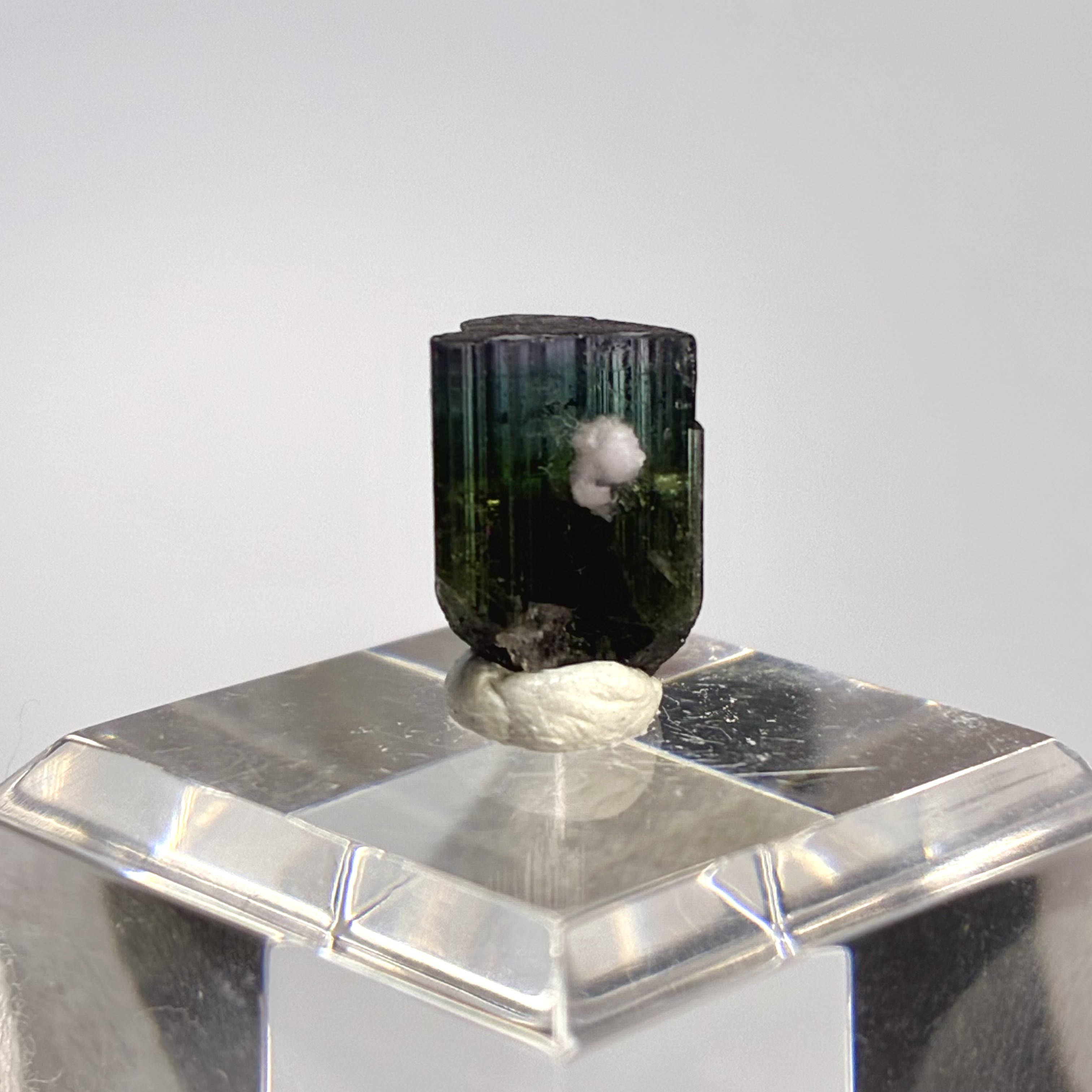 アフガニスタン産 トリカラートルマリン 【一点物】 原石 鉱物 天然石 (No.1755)