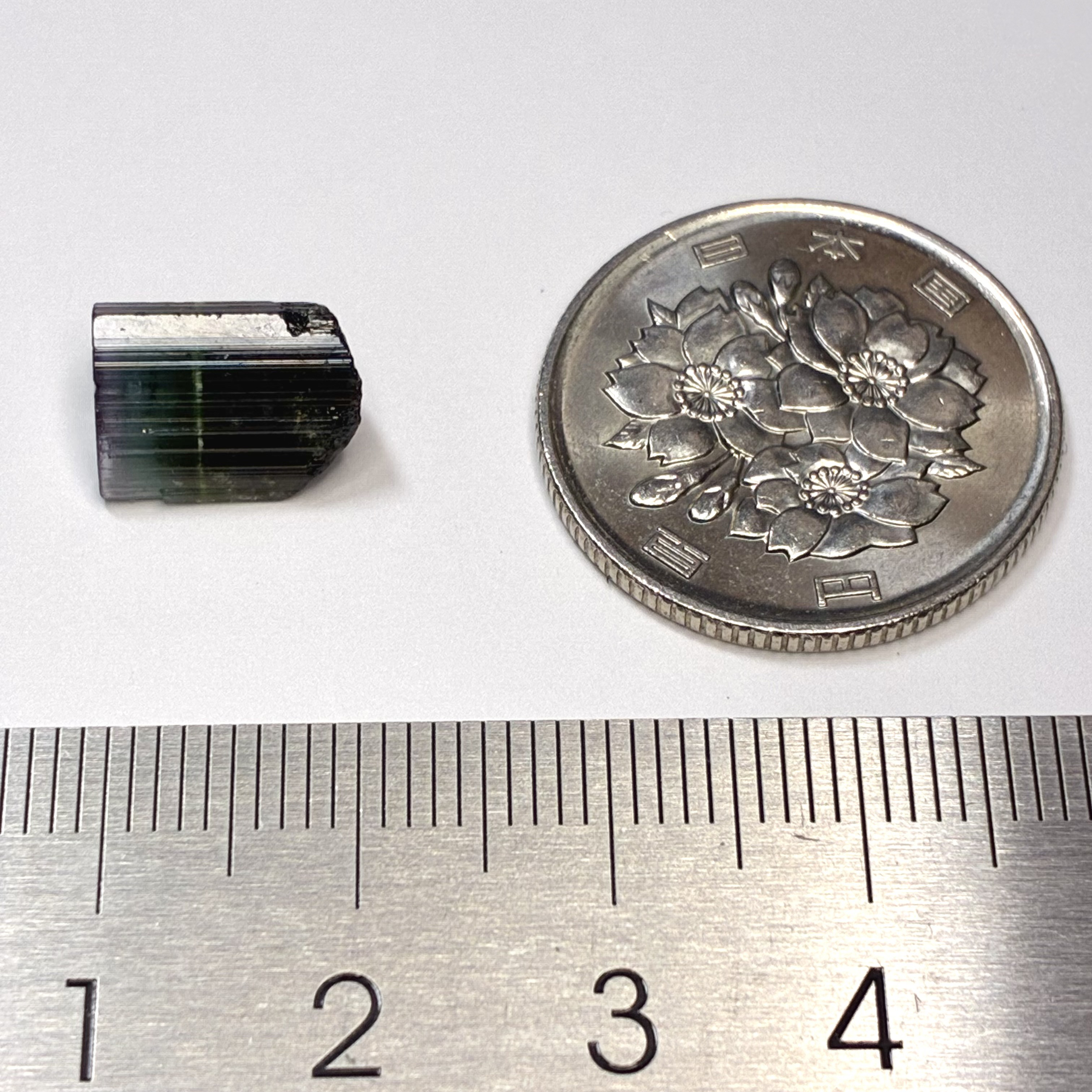 アフガニスタン産 トリカラートルマリン 【一点物】 原石 鉱物 天然石 (No.1755)