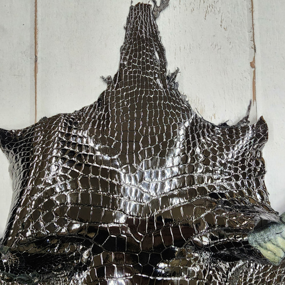 ワニ革 クロコ グレージング仕上げ  黒　No.C008972 2枚目の画像