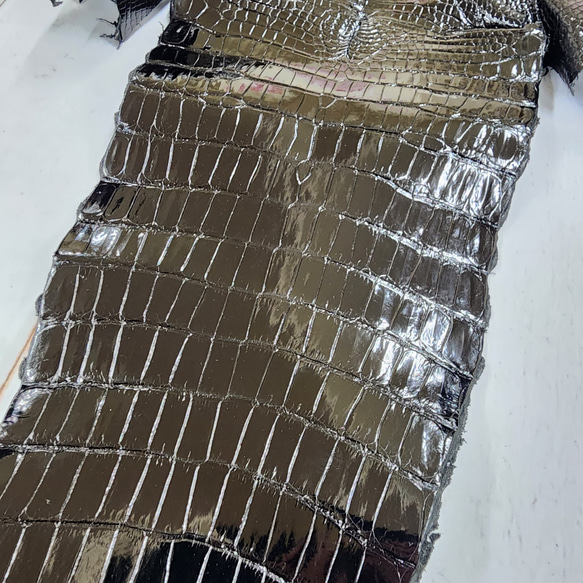 ワニ革 クロコ グレージング仕上げ  黒　No.C008972 13枚目の画像