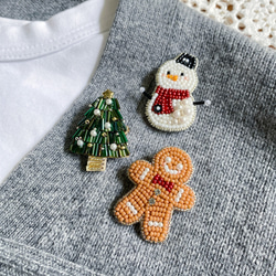 雪だるま刺繍ブローチ⭐︎冬ホリデーアクセサリー⭐︎受注制作品 7枚目の画像