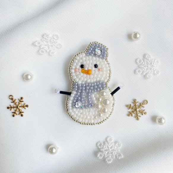 雪だるま刺繍ブローチ⭐︎冬ホリデーアクセサリー⭐︎受注制作品 5枚目の画像