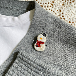 雪だるま刺繍ブローチ⭐︎冬ホリデーアクセサリー⭐︎受注制作品 8枚目の画像