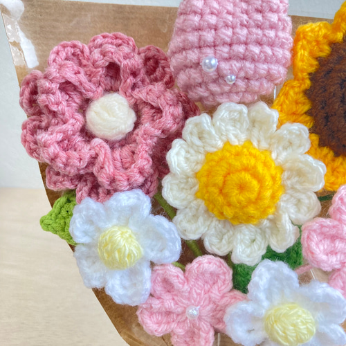 ときめくピンクとひまわりのブーケ チューリップ 枯れない 花束 毛糸