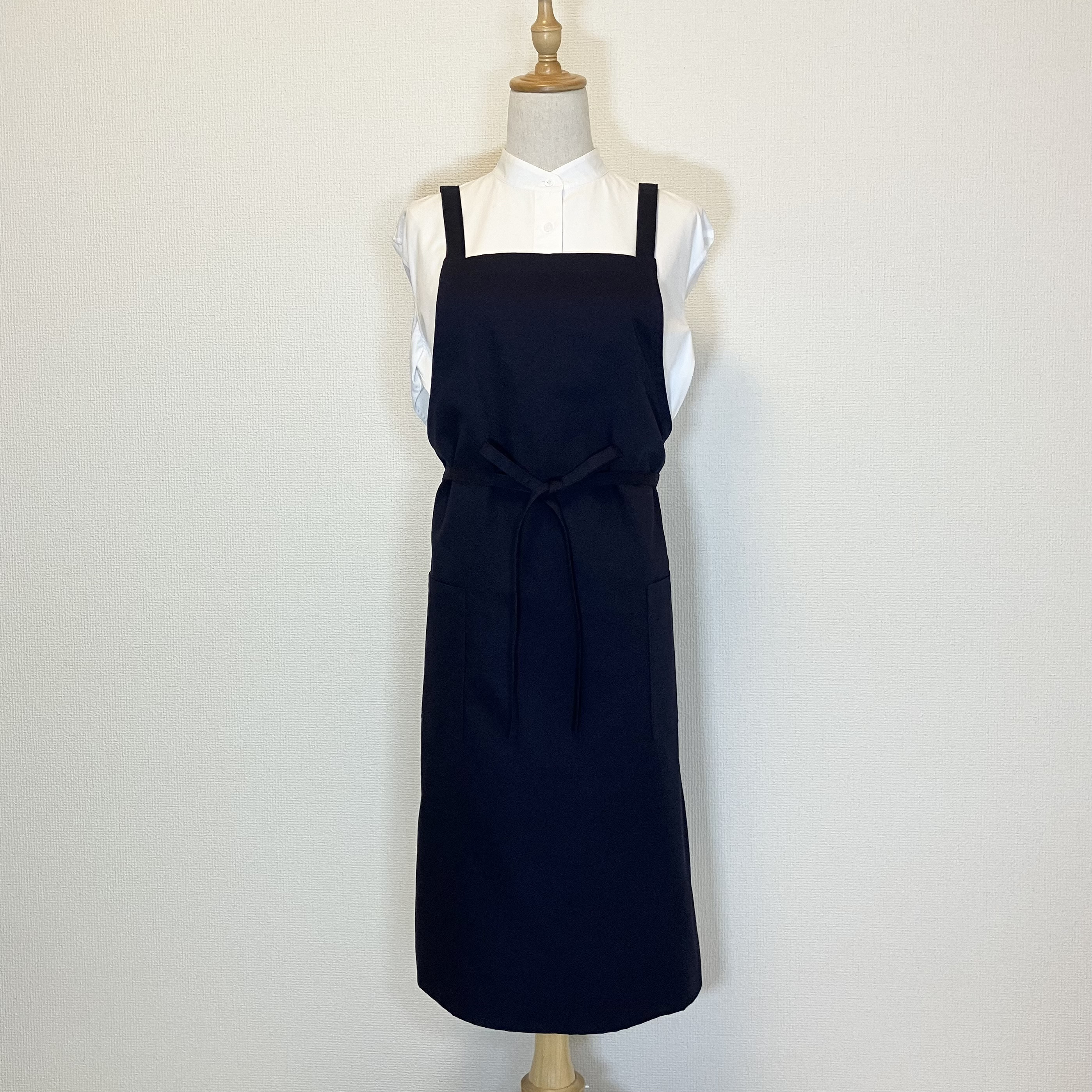 クロスバックエプロン《ネイビー》肩が凝らないエプロン