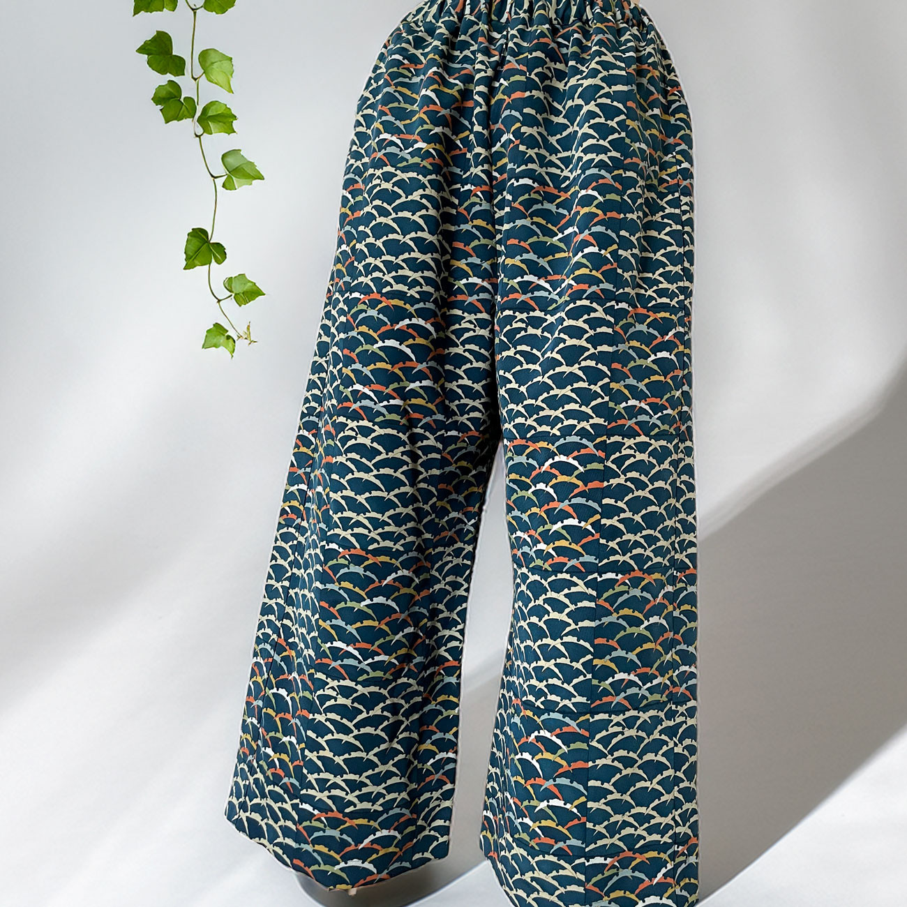 ギャザーワイドパンツ【着物リメイク】青 * カラフル * 芝草と市松 / 一点物セットアップ * ポケット付き・裏地有