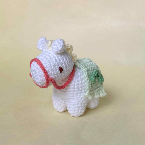 2026年干支】小さな馬の編みぐるみ・座布団付き あみぐるみ sui-sui