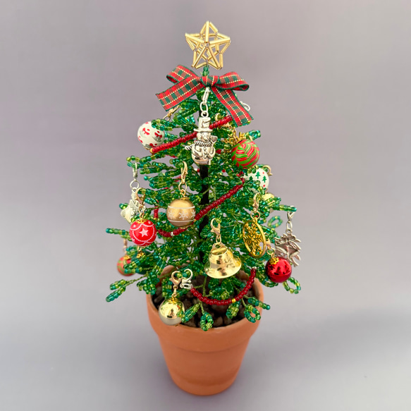 ビーズのクリスマスツリー【ハンドメイド】 ハンドメイド】竹ビーズで作る小さなクリスマスツリー〜How to make