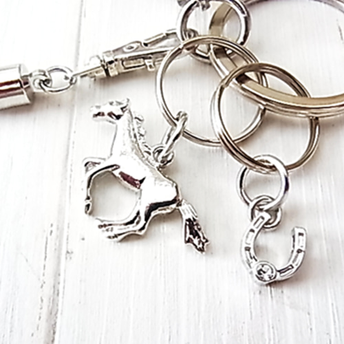 4色から選べる＊馬バックチャーム＊馬蹄チャーム付き＊干支 午年（2026