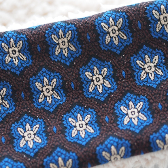 プチフラワー・ジャージージャガード×ふわふわボアのマフラー　中綿入り 6枚目の画像