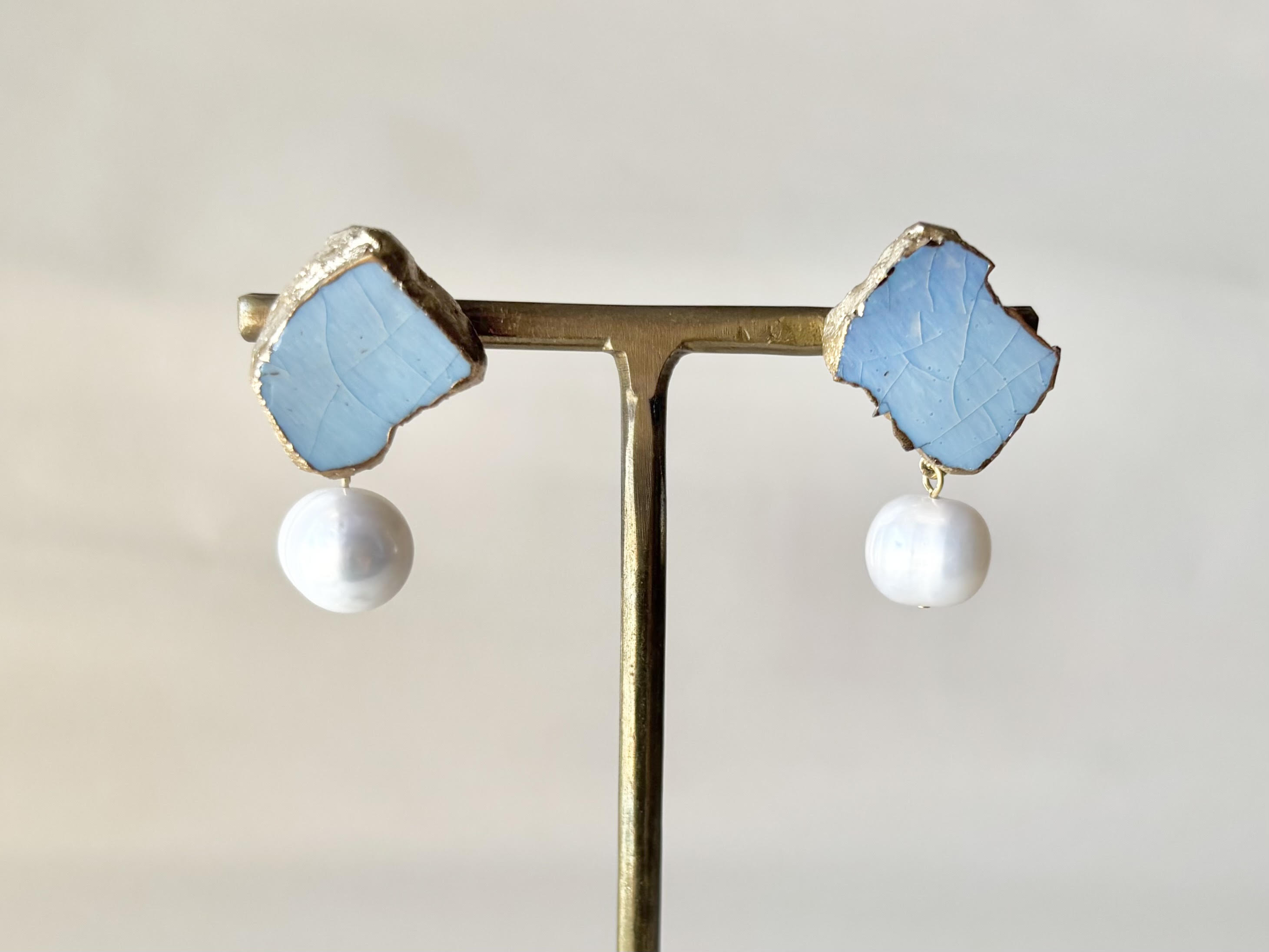 萩焼　金継ぎ　サージカルステンレスピアス　水色　淡水パール　揺れる　天然石　 伝統工芸　＃372